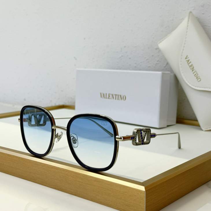 Picture of Valentino Sunglasses _SKUfw75731595fw